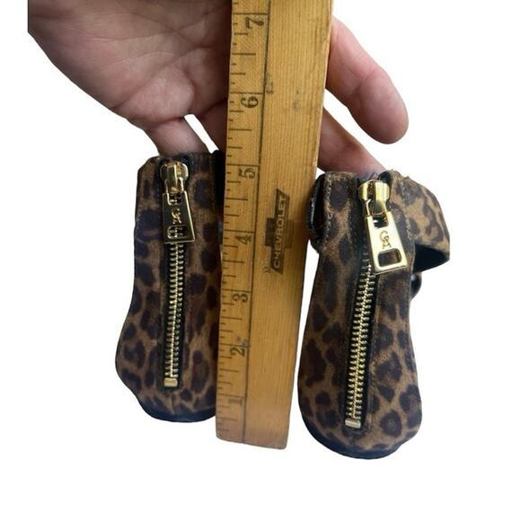 Good American leopard ankle strap sandal with gold chain NEW - Picture 7 of 9